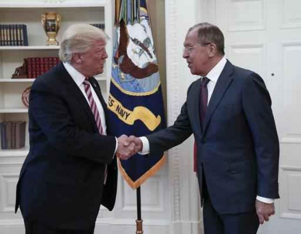 "Trump heeft geclassificeerde informatie doorgegeven aan Russische diplomaten"