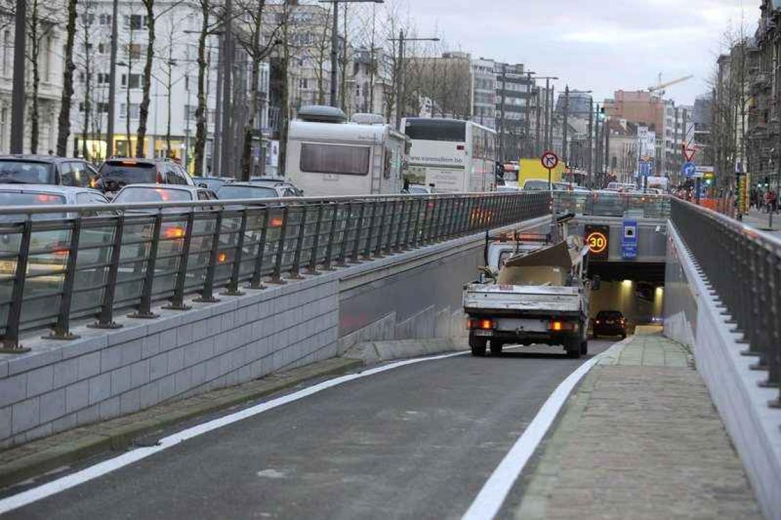 «Geef chauffeurs geld om de spits te vermijden»