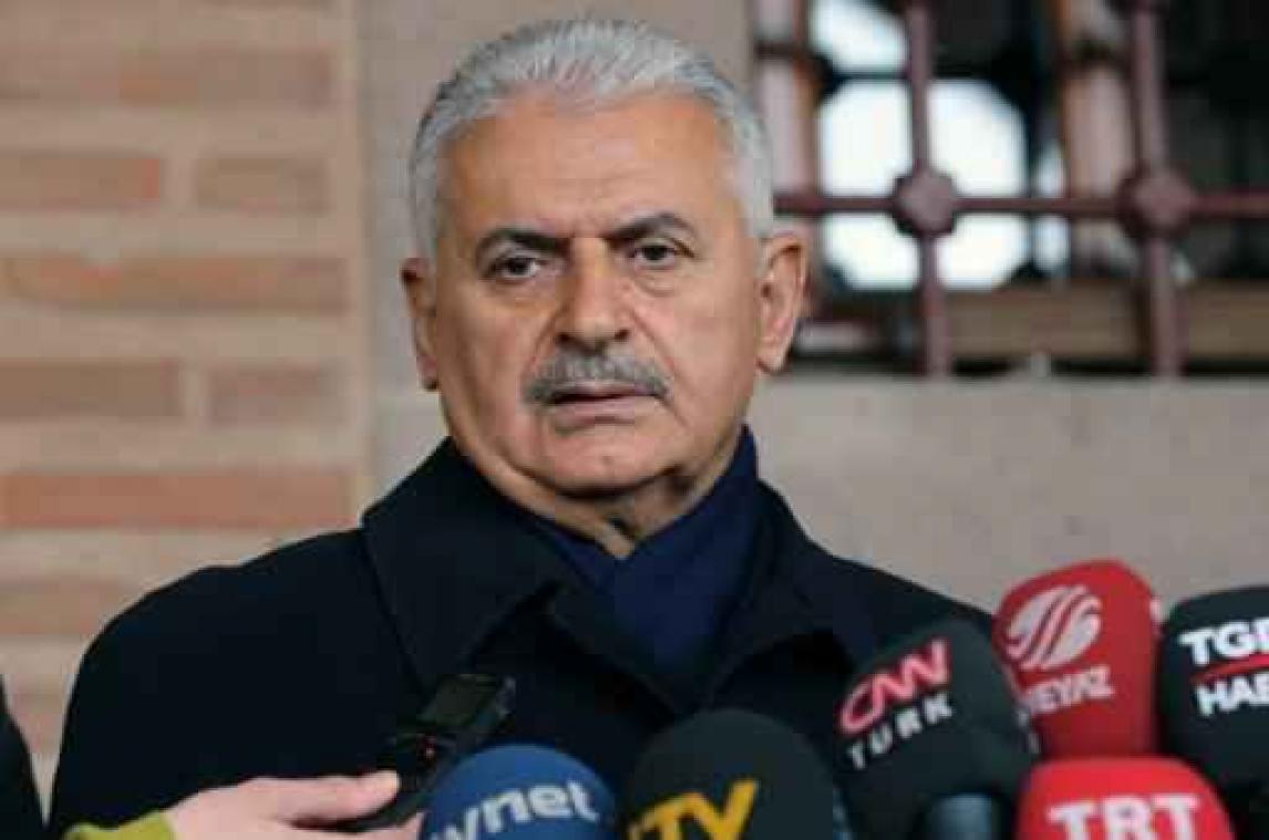 Ankara sommeert Berlijn te kiezen tussen Turkse staat en putschisten