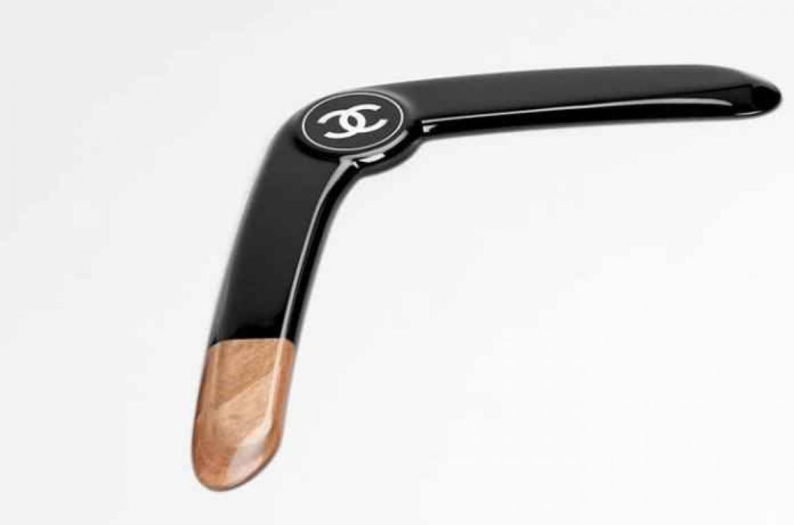Chanel krijgt bakken kritiek voor boemerang van meer dan 1.000 euro