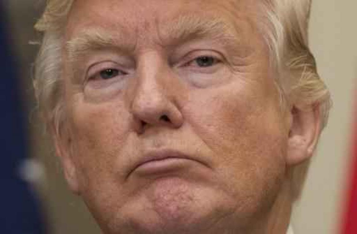 Door schandalen geplaagde Trump geeft donderdag persconferentie