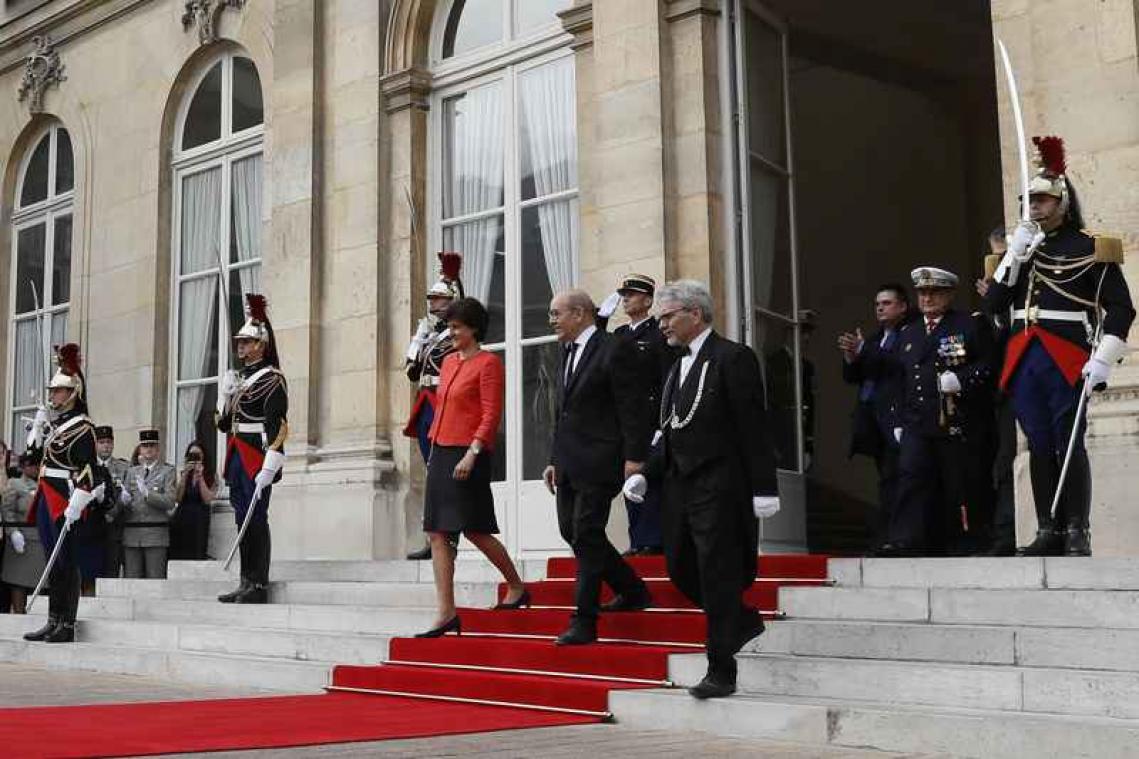 Macron stelt nieuwe regering voor