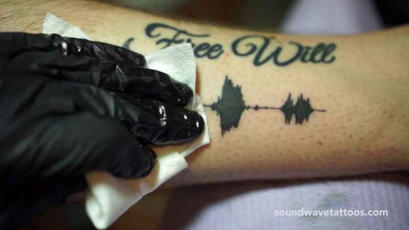 Deze tatoeages kunnen zingen, praten en blaffen