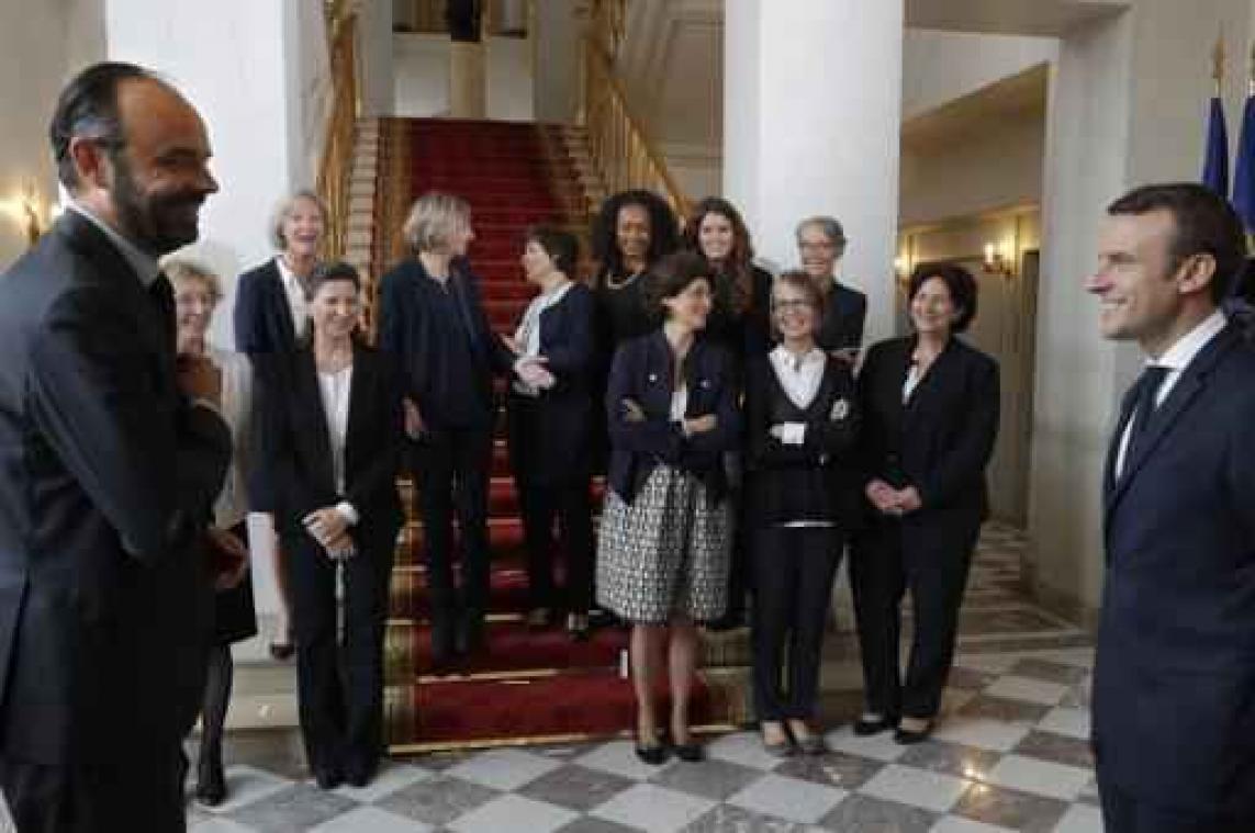Franse president Macron zit eerste ministerraad voor