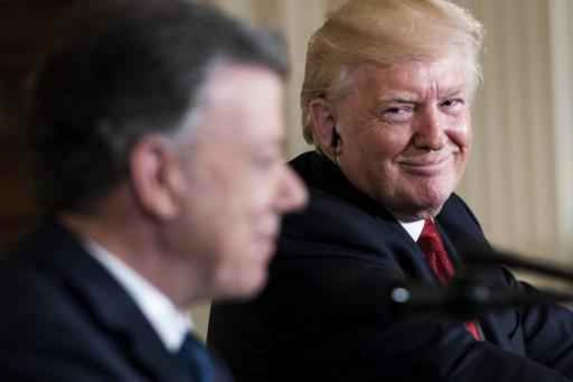 Trump ontkent dat hij Comey vroeg om onderzoek naar Flynn stop te zetten