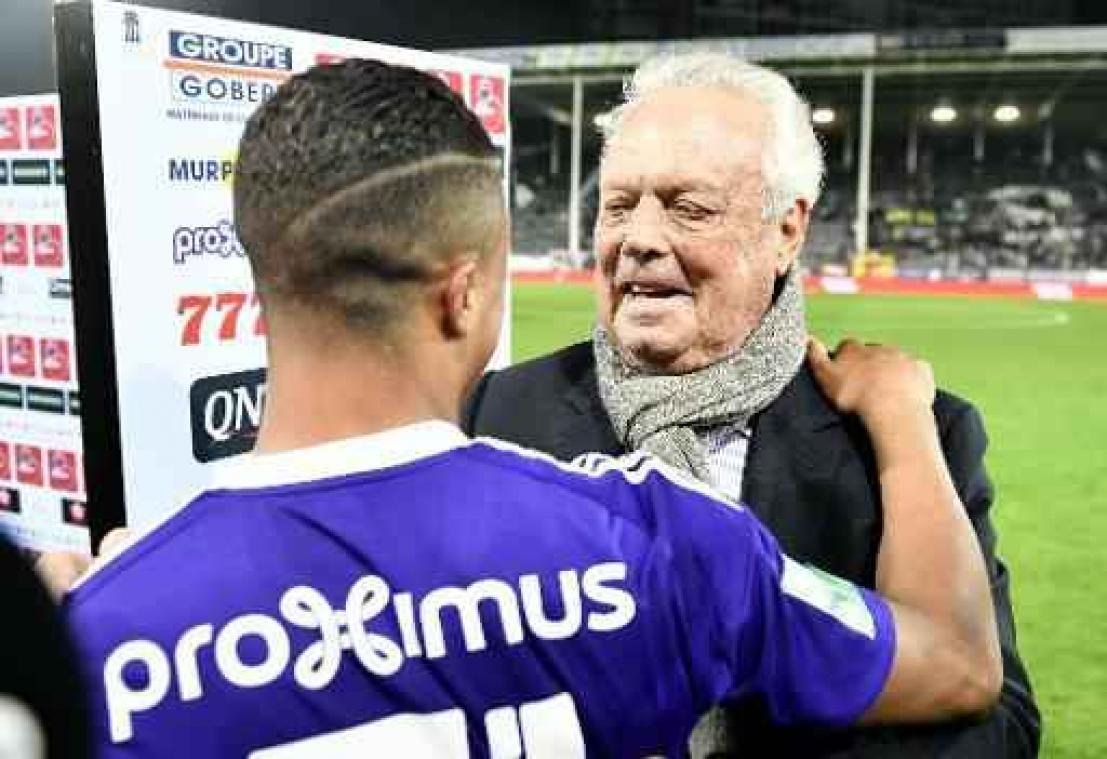 Anderlecht landskampioen - Roger Vanden Stock draagt landstitel op aan Herman Van Holsbeeck