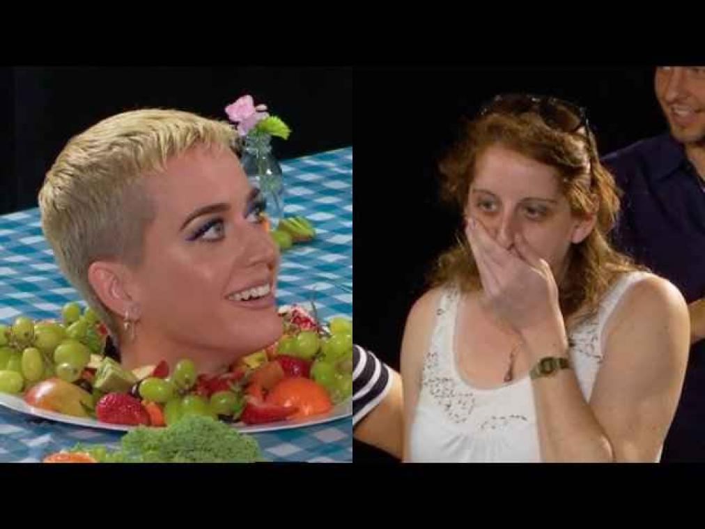 Katy Perry laat museumbezoekers verschieten