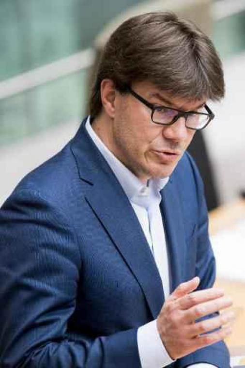 Gatz wil debat over financiële stromen naar Brussel