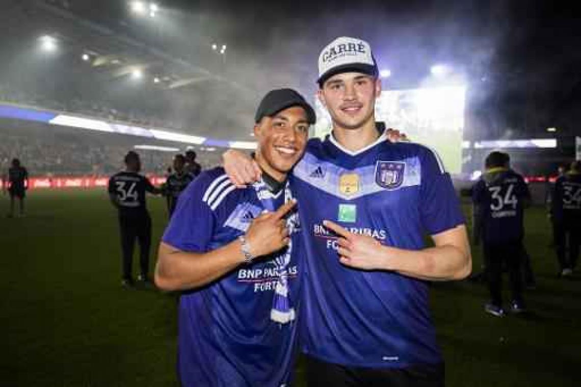 Dendoncker, Pozuelo en Tielemans strijden om titel 'Profvoetballer van het Jaar'