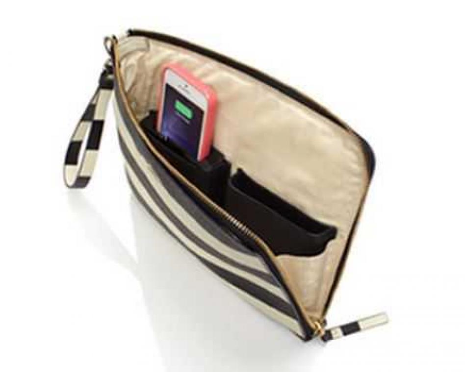 De designertas die je iPhone oplaadt