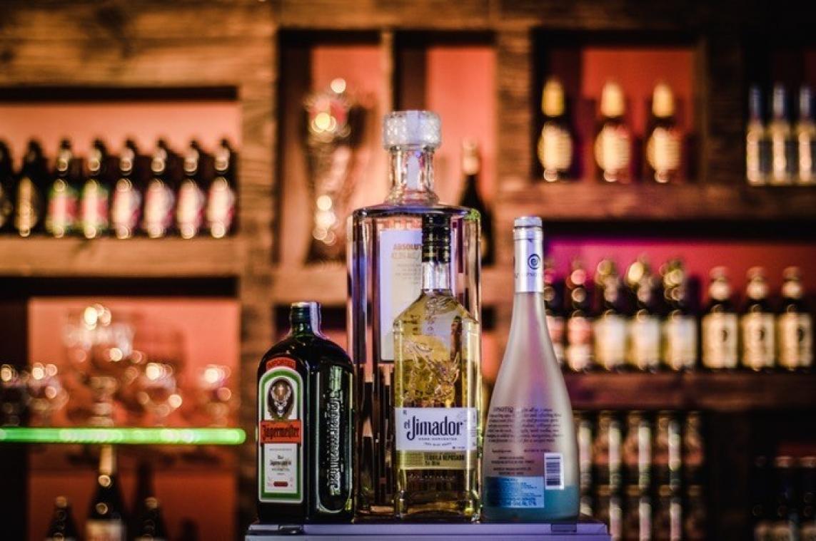 Overheid speelt drankenhandelaar en verkoopt 50.000 liter alcohol