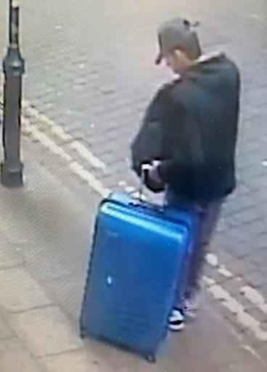 Aanslag Manchester - Politie zoekt koffer van dader