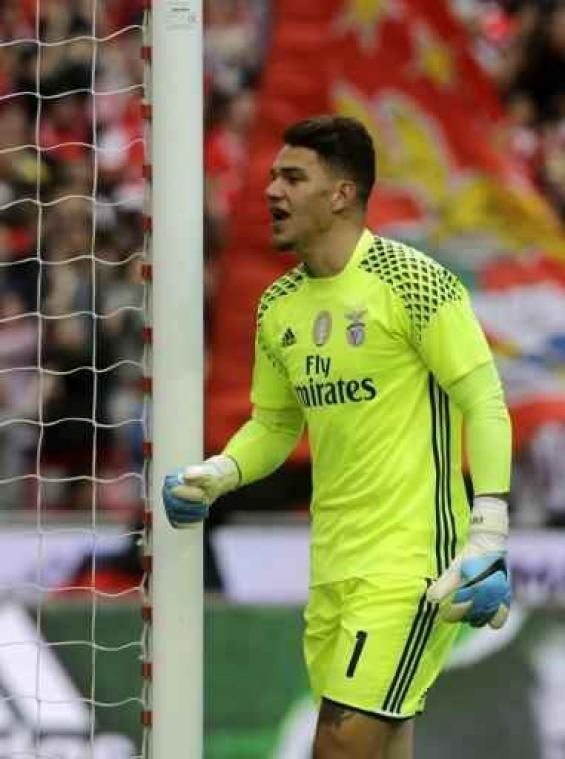 Manchester City legt 40 miljoen euro op tafel voor doelman Ederson