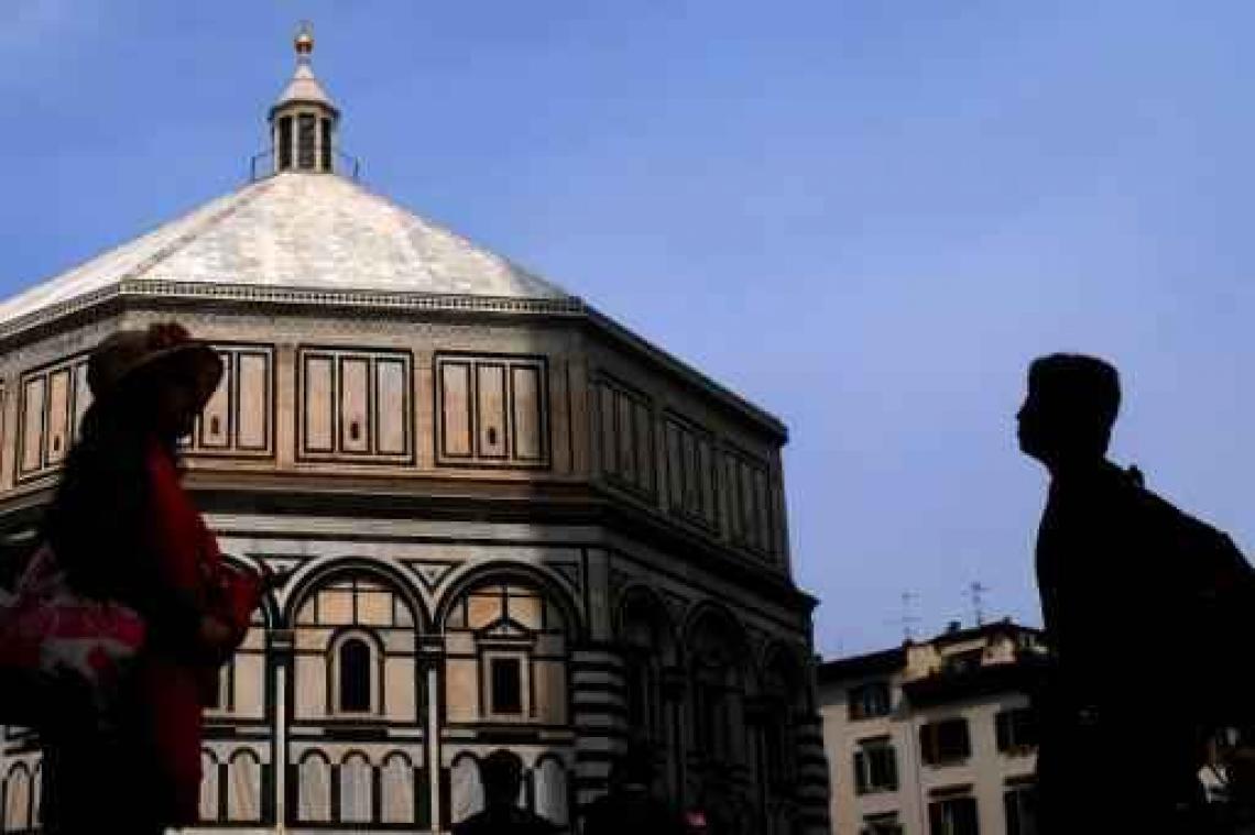 Firenze bezorgt lunchende toeristen natte broek
