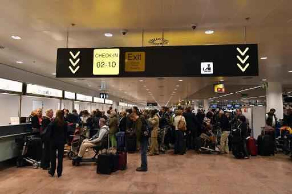 Recordaantal reizigers betrapt met cash geld