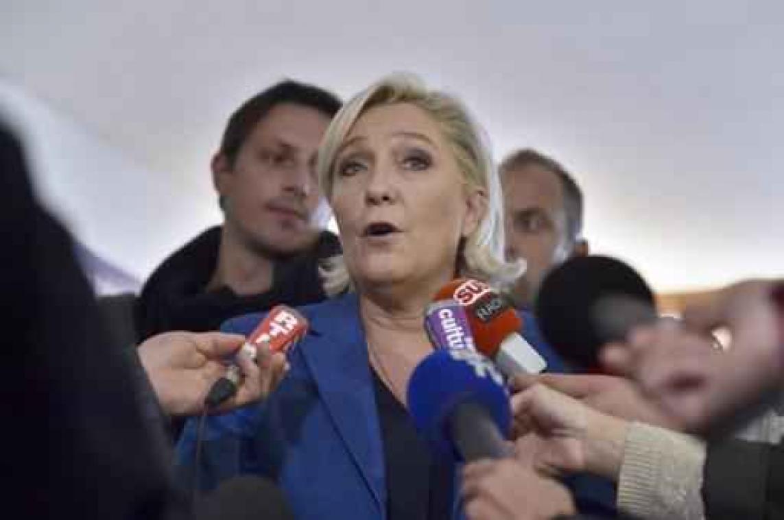 Marine Le Pen wint in peiling eerste ronde in haar district