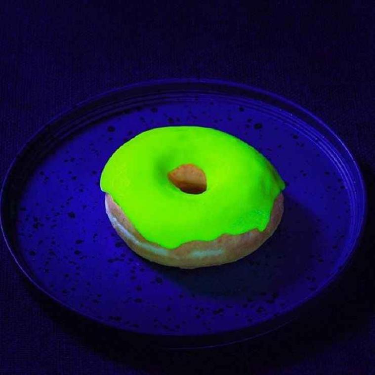 Bakkerij introduceert glow-in-the-dark donuts