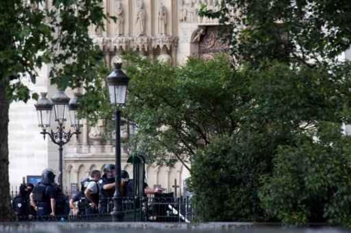 Schietpartij Notre Dame Parijs - Dader was journalist in Zweden
