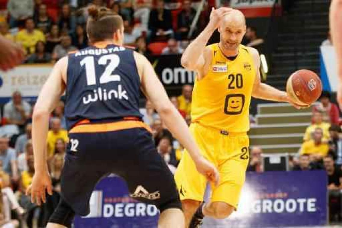 Euromillions Basketball League - Oostende zet favorietenrol kracht bij tegen Brussels