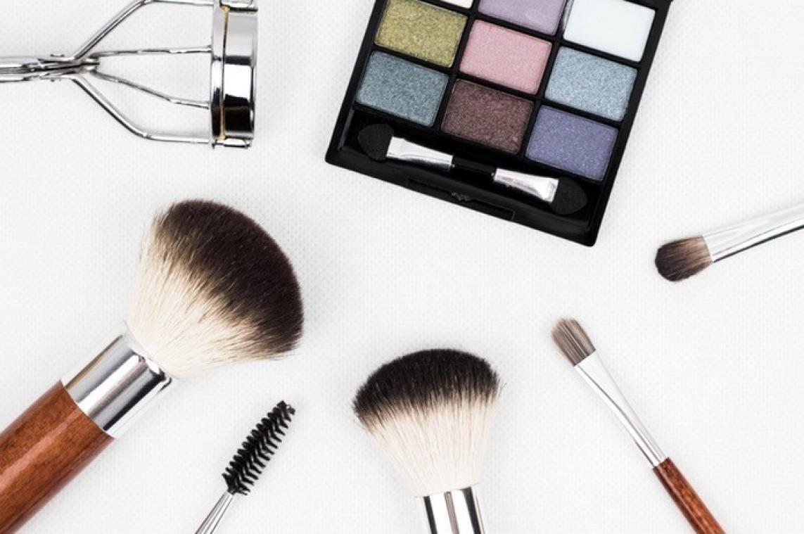 De combinatie make-up en zwemmen gaat niet samen