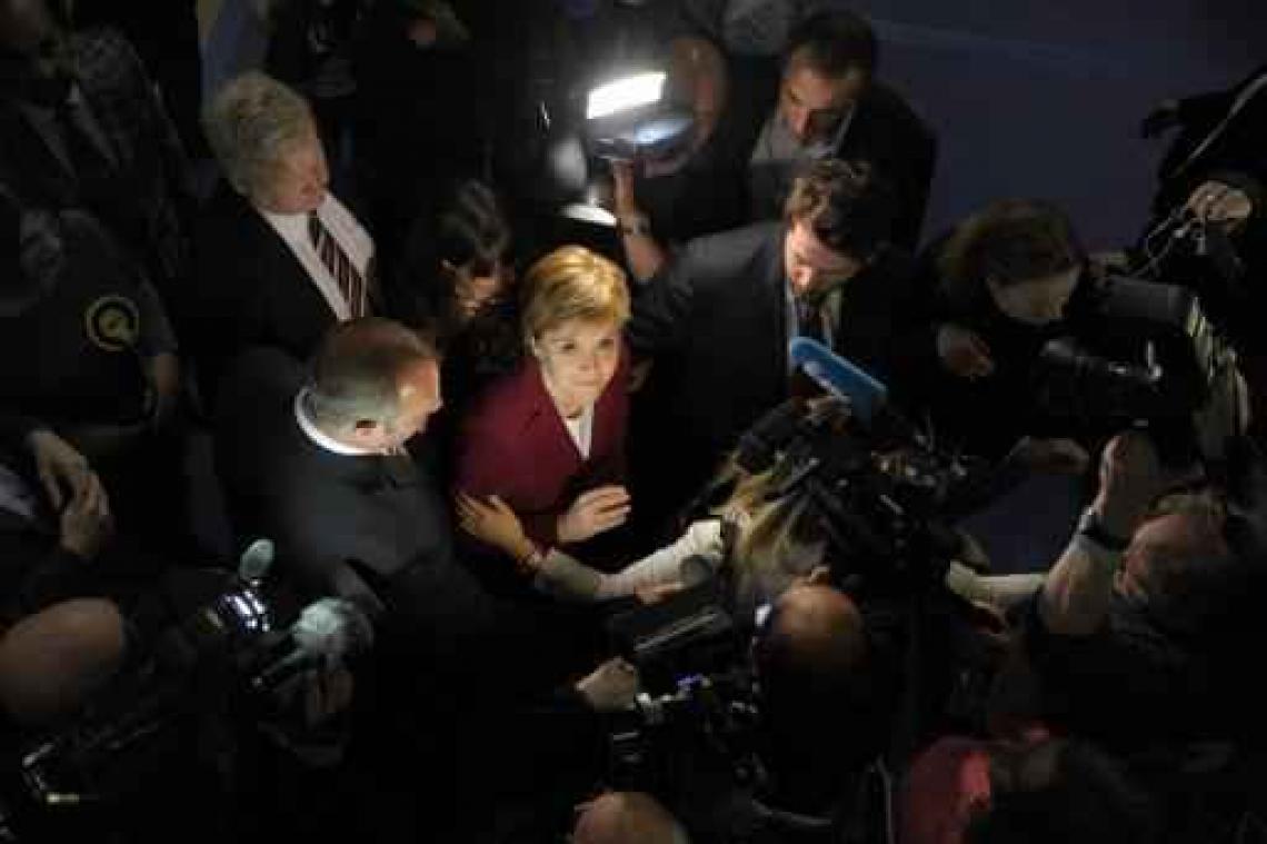 Sturgeon: "May heeft alle gezag verloren"