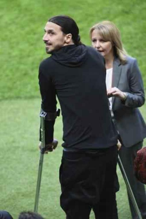 Manchester United verlengt contract Zlatan (voorlopig) niet