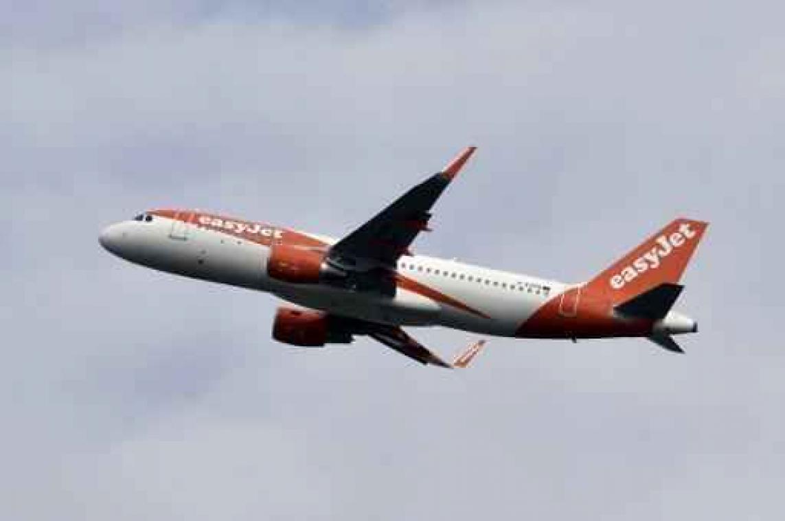 Geen explosieven aangetroffen op vliegtuig dat onvoorziene landing maakte in Keulen