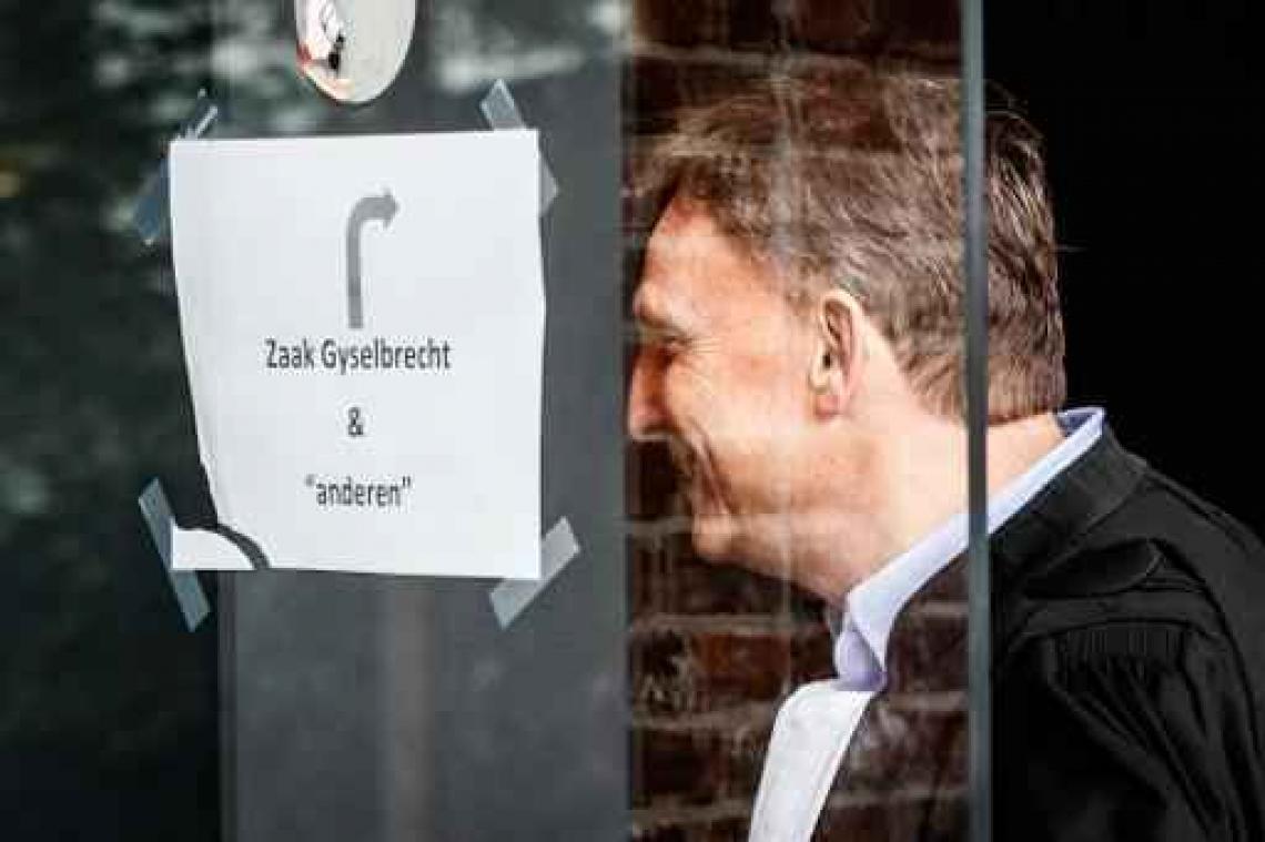Volgende zitting van kasteelmoord is begonnen