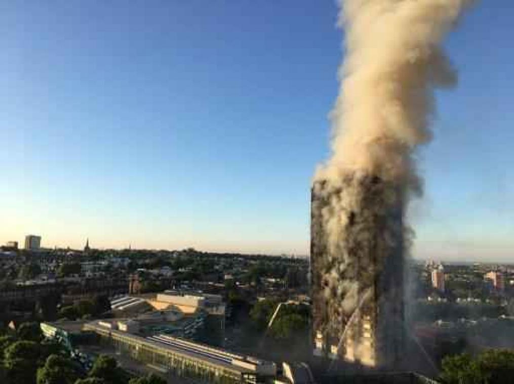 Appartementsbrand Londen - Dertig mensen naar ziekenhuis gebracht