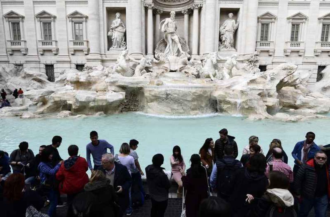 Eten en drinken is komende maanden verboden bij fonteinen in Rome