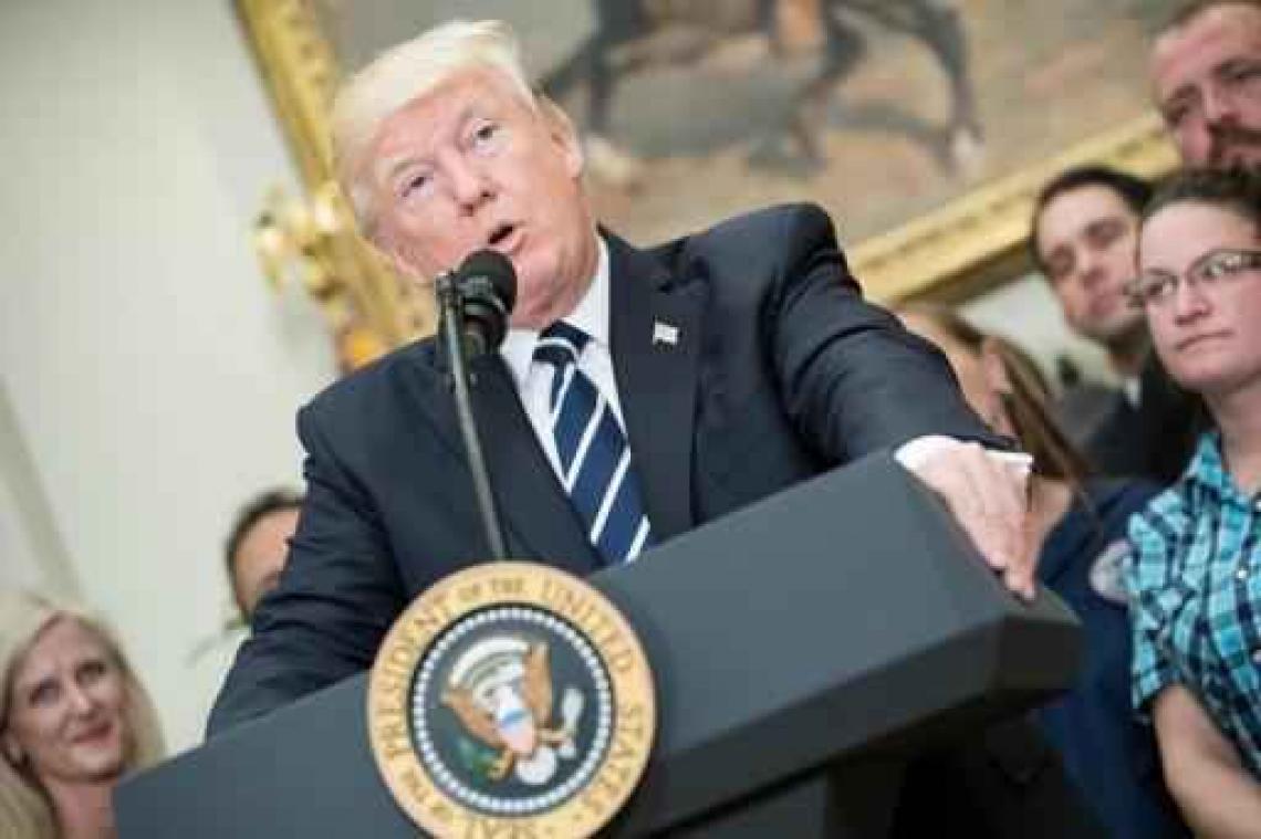 Amerikaanse president Trump roept vragen op rond banden Clinton met Rusland