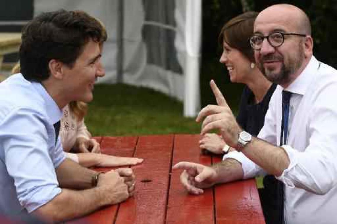Charles Michel gaat hotdogs eten met Trudeau