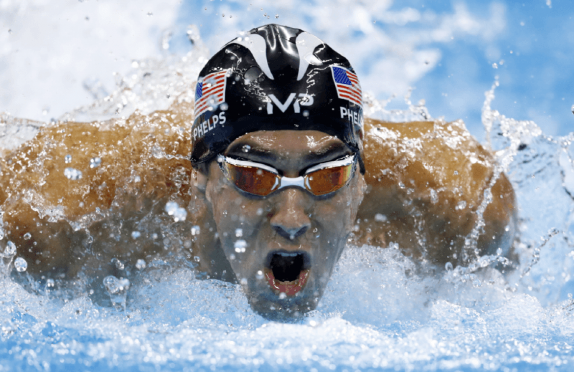 Wie wint? Michael Phelps of een witte haai?