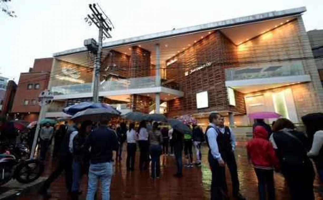 Dode en elf gewonden bij "aanslag" in winkelcentrum in Colombiaanse hoofdstad