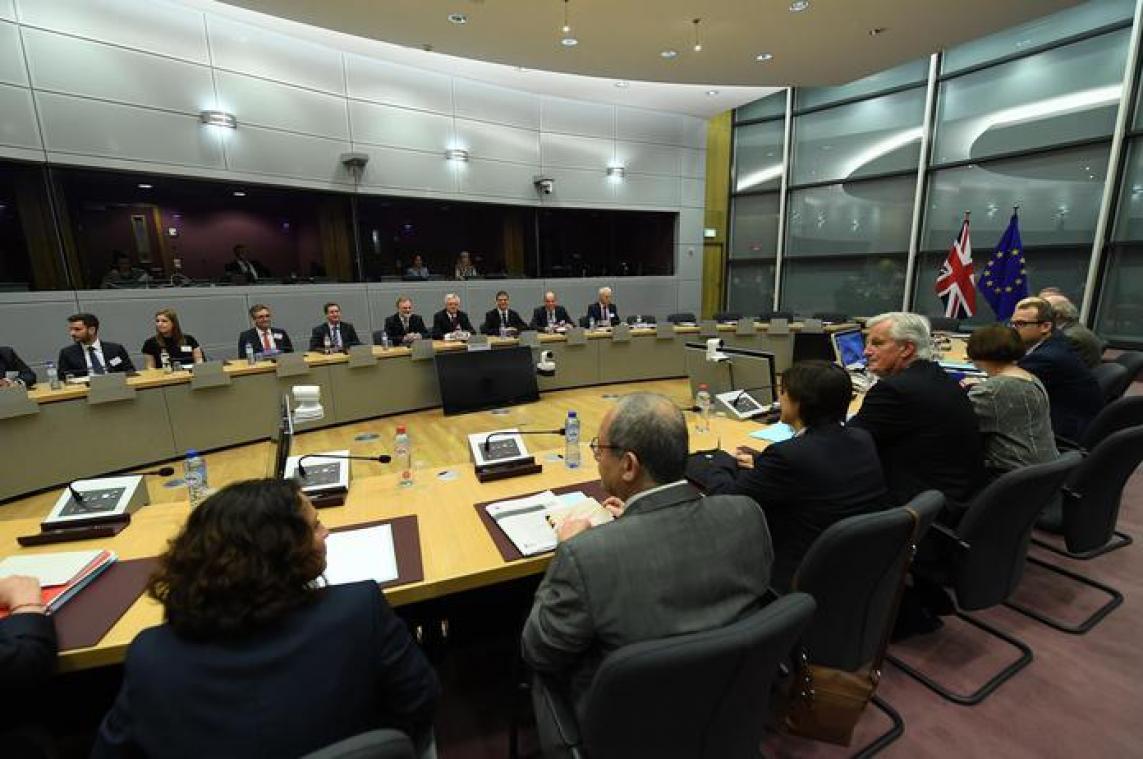 Wat hebben de onderhandelaars besproken op de allereerste dag van de brexitgesprekken?