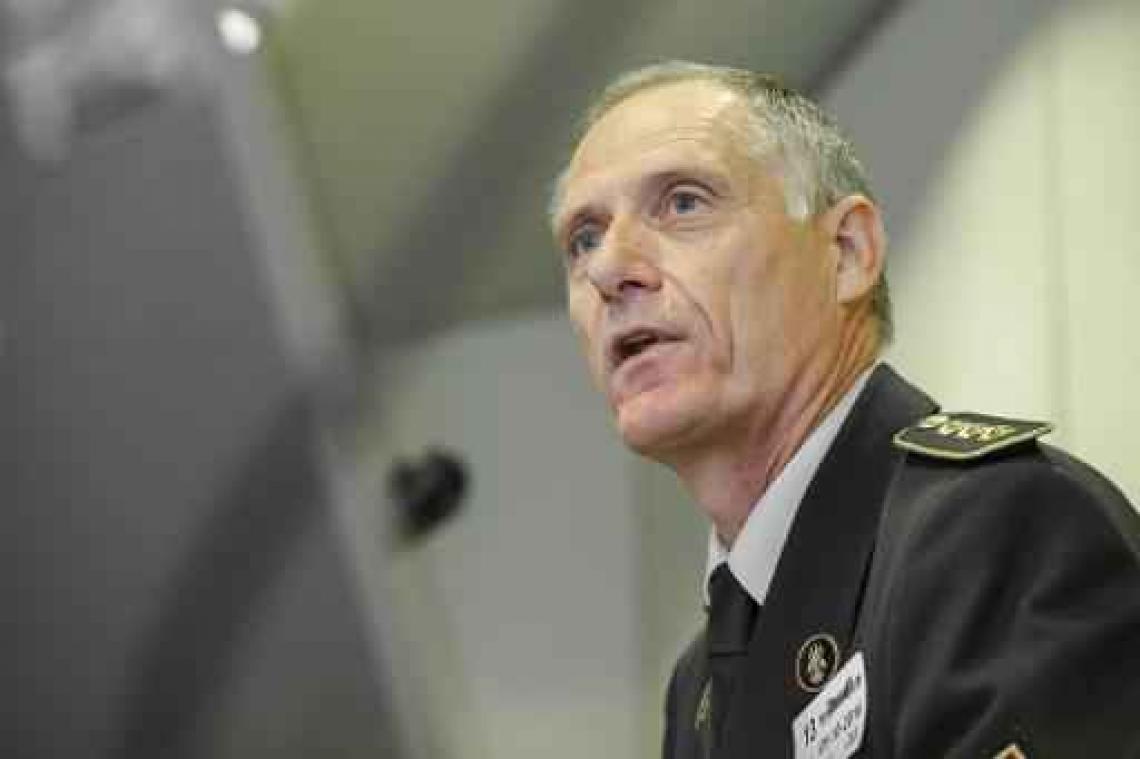 Baas militaire spionnen stapt op