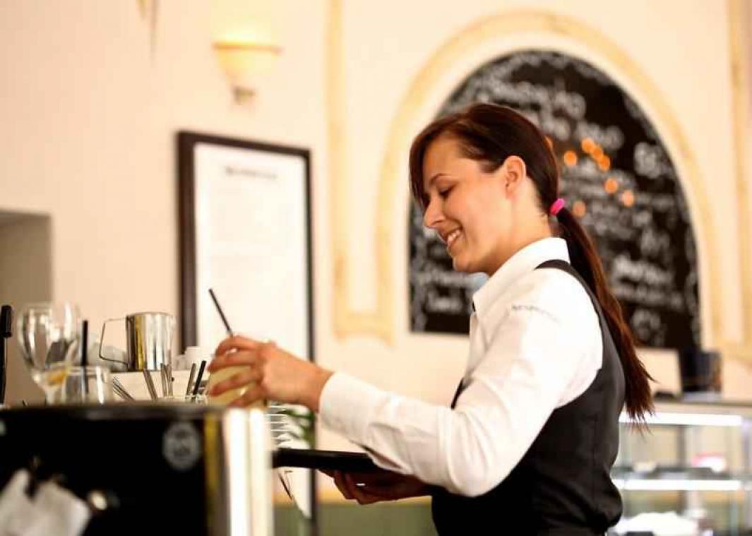 Helft Vlaamse jobstudenten klust bij in horeca