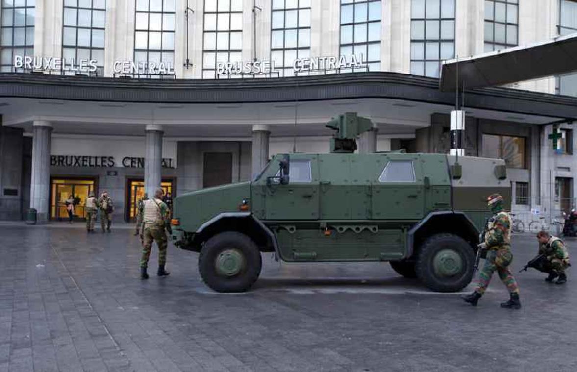 Verdachte doodgeschoten na terreurdaad in Brussel-Centraal