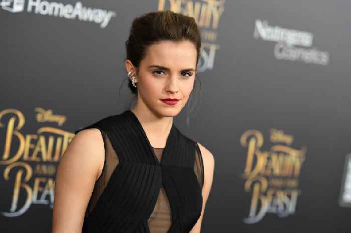 Emma Watson verstopt boeken in Parijs
