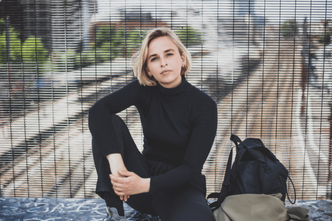 Pendelaar Ella: "In serieuze situaties gebruik ik humor om de spanning weg te nemen"