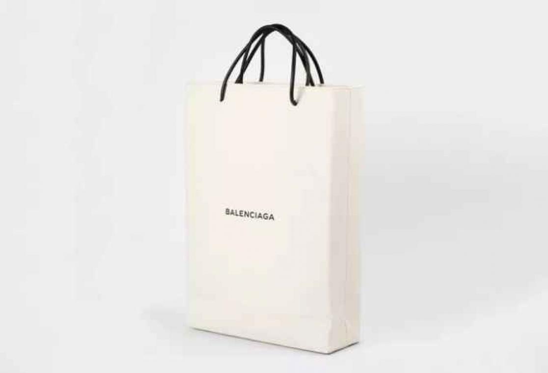 Balenciaga doet het opnieuw: 995 euro voor shoppingtasje