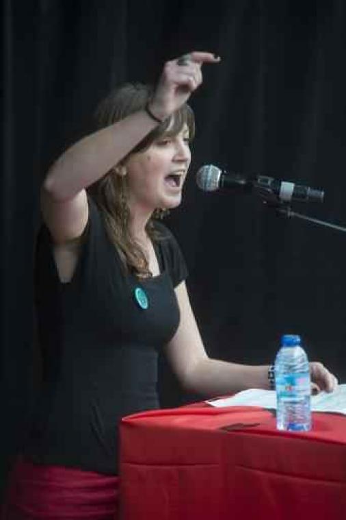 PVDA vraagt met actie in Leuven transparantie van mandaten van politici
