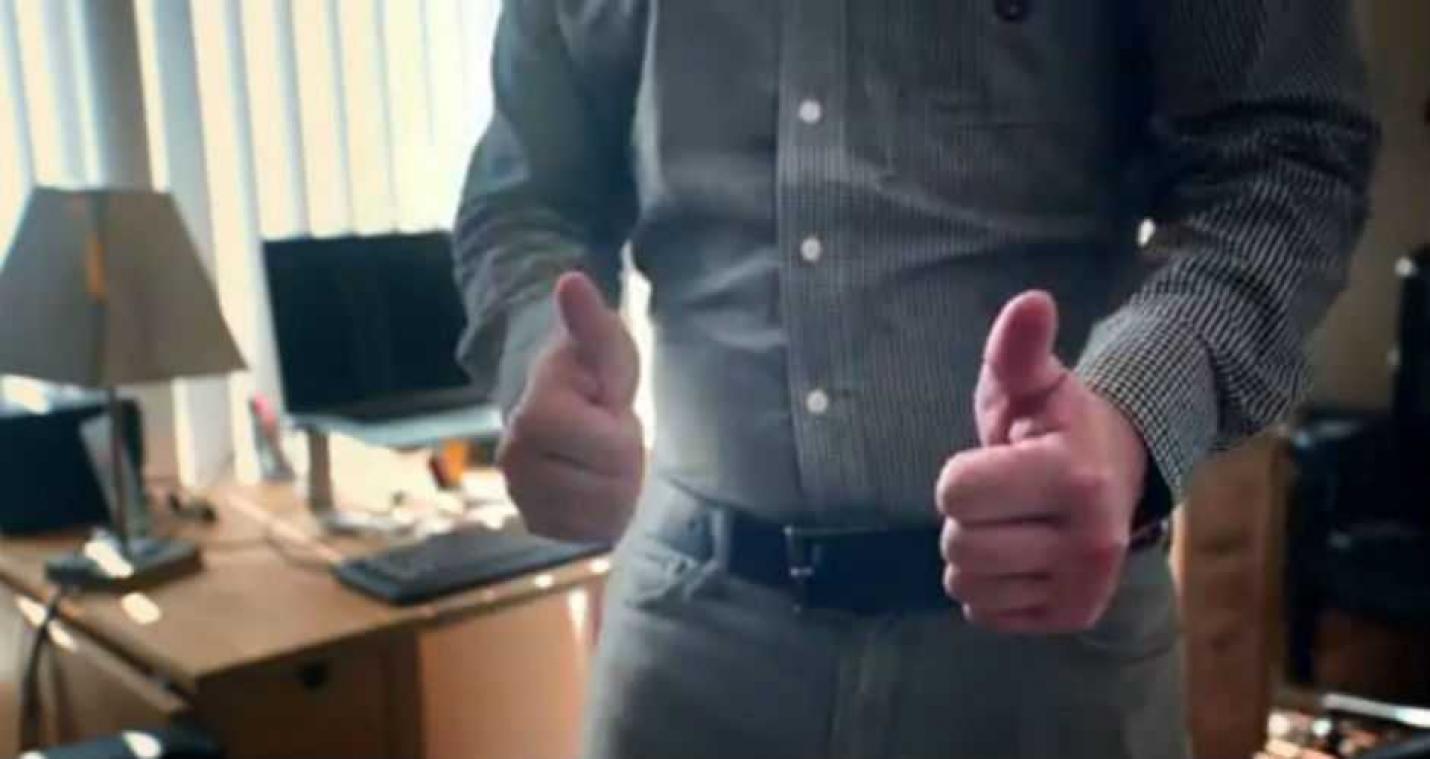 Zo stop je je hemd in je broek zonder plooien