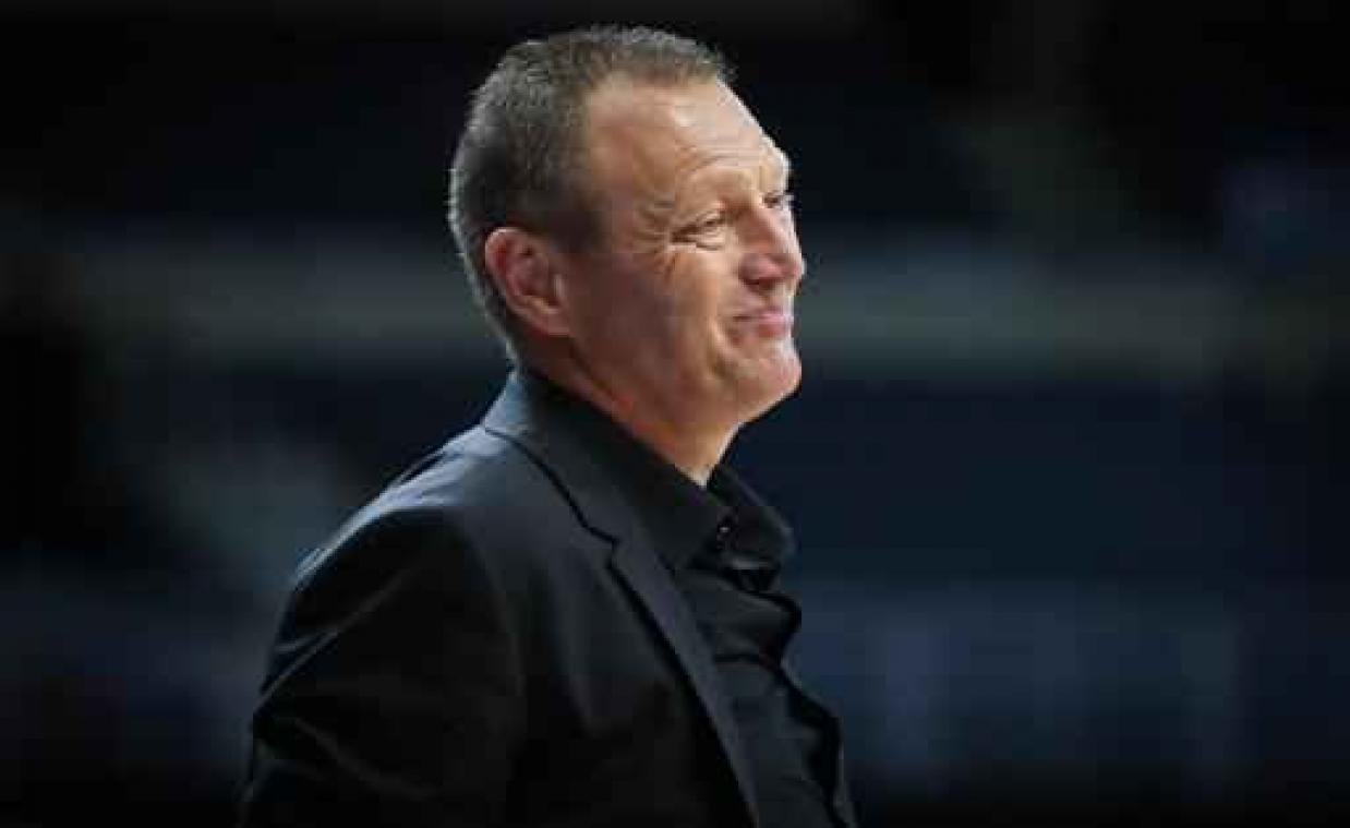 EK basket (v) - Philip Mestdagh zag zijn Cats te veel respect hebben voor de tegenstander