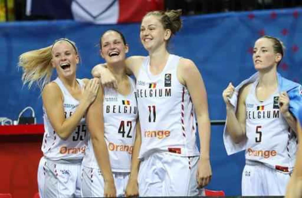 EK basket (v) - Belgian Cats in de wolken met "historische medaille"