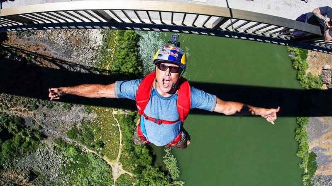 VIDEO. Basejumper springt 63 keer in 24 uur