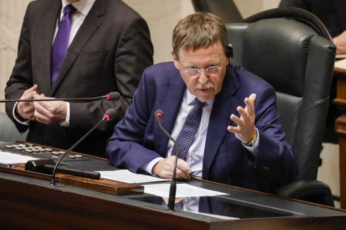 Kamervoorzitter zal voortaan moeten inleveren
