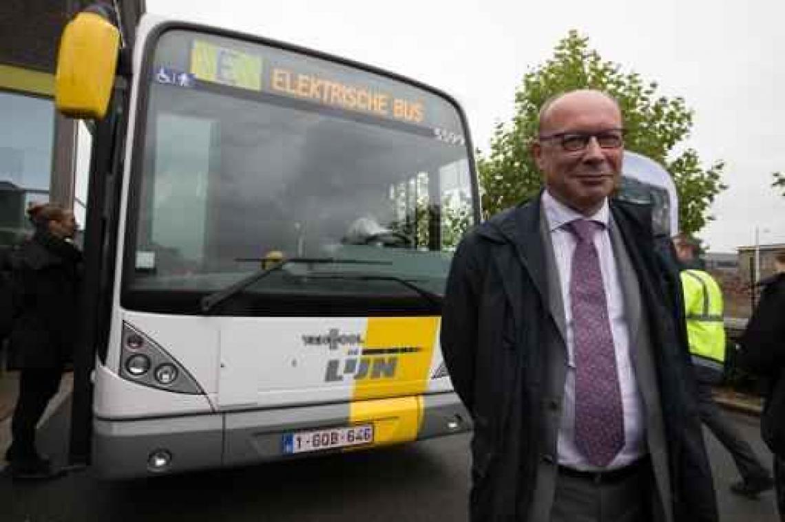 Staking De Lijn - "Mijn deur blijft openstaan"