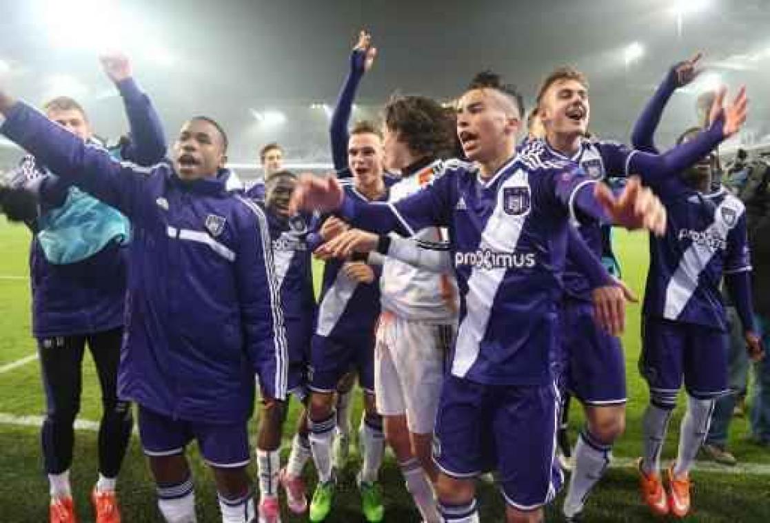 Jupiler Pro League - Brussels advocatenkantoor gaat ouders van erg jonge voetballers juridisch begeleiden