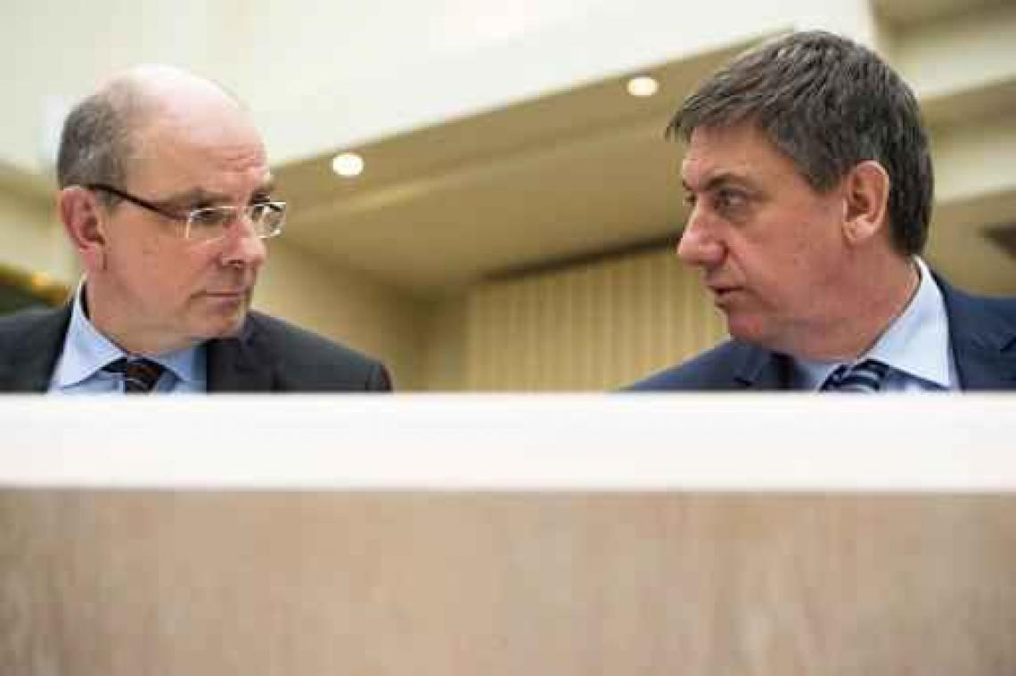 Regering wil steeds fiat rechter om binnen te vallen bij mensen zonder papieren